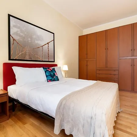 Fascinating 2 Bed Flat Up To 6 Guests In Testaccio Ρώμη