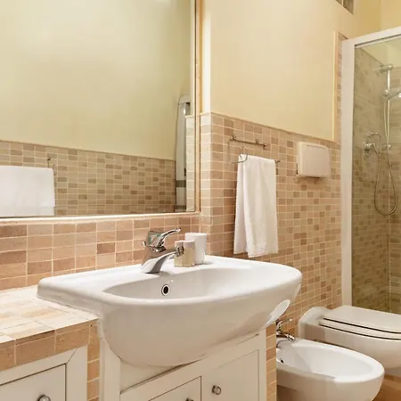 Fascinating 2 Bed Flat Up To 6 Guests In Testaccio * Ρώμη